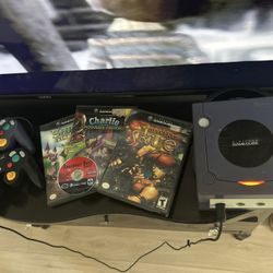 Nintendo GameCube With 4 Games