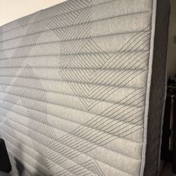 King Size Mattress Excellent Condition 
