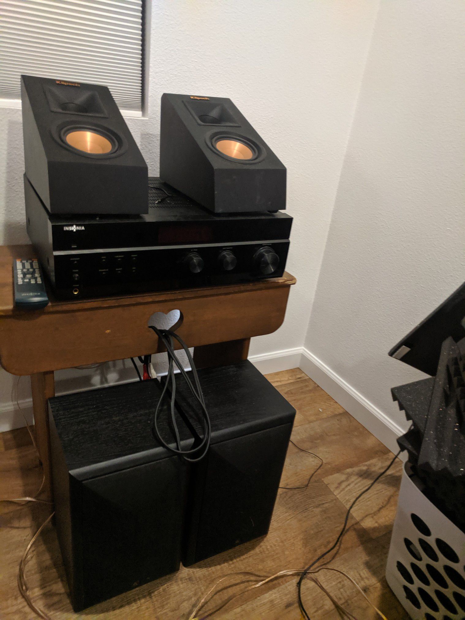 Stereo system (4speakers+receiver+wires)