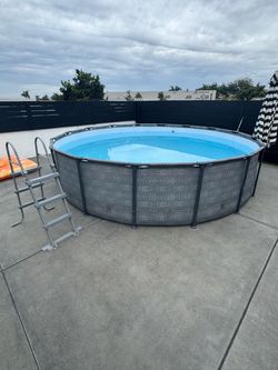 Above Ground Round Frame Pool with Ladder