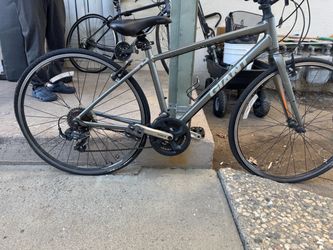 Giant Hybrid Bike