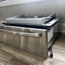 Like New GE 30 in built in warming drawer 