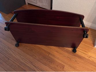 Nice cherry veneer wood table $20 FIRM