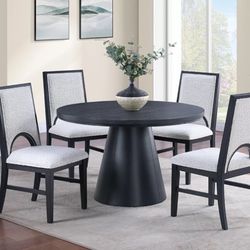 Round Dining Table W 4 Chairs 