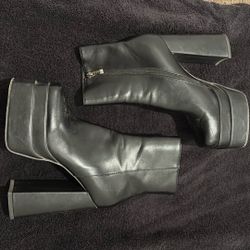 Size 8 Boots 