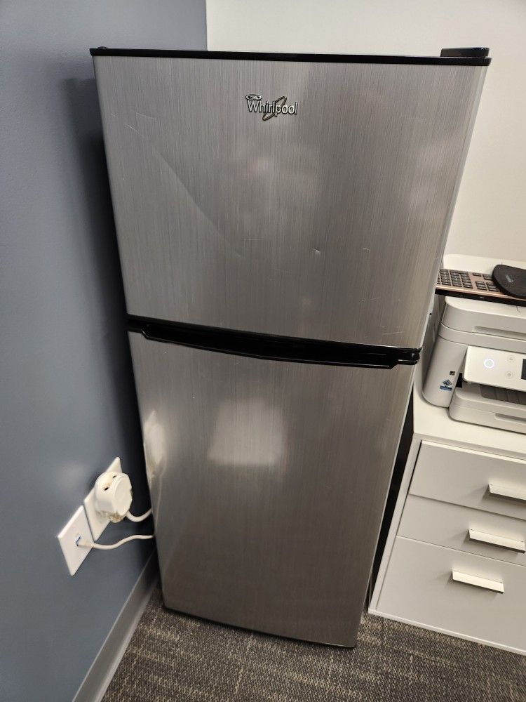 Whirlpool 4.6 Refrigerator