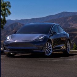 Tesla Model 3 - 2020