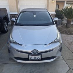 2017 Toyota Prius 3 - Great Daily Driver