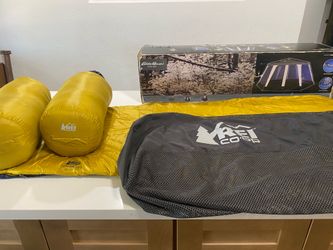 Camping gear / sleeping bags