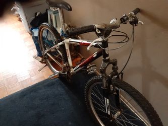 Trek 330 mountain bike hotsell