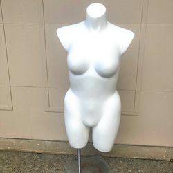 Maniquin plus size
