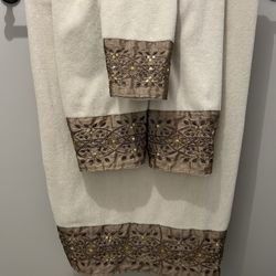Decorative Bathroom Towels