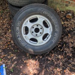 Tires 255 - 70 - R 16...And Rims 16 inch.