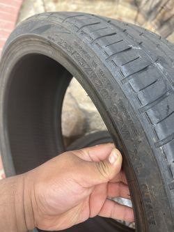 Tesla Model 3 Tire 235/35R20