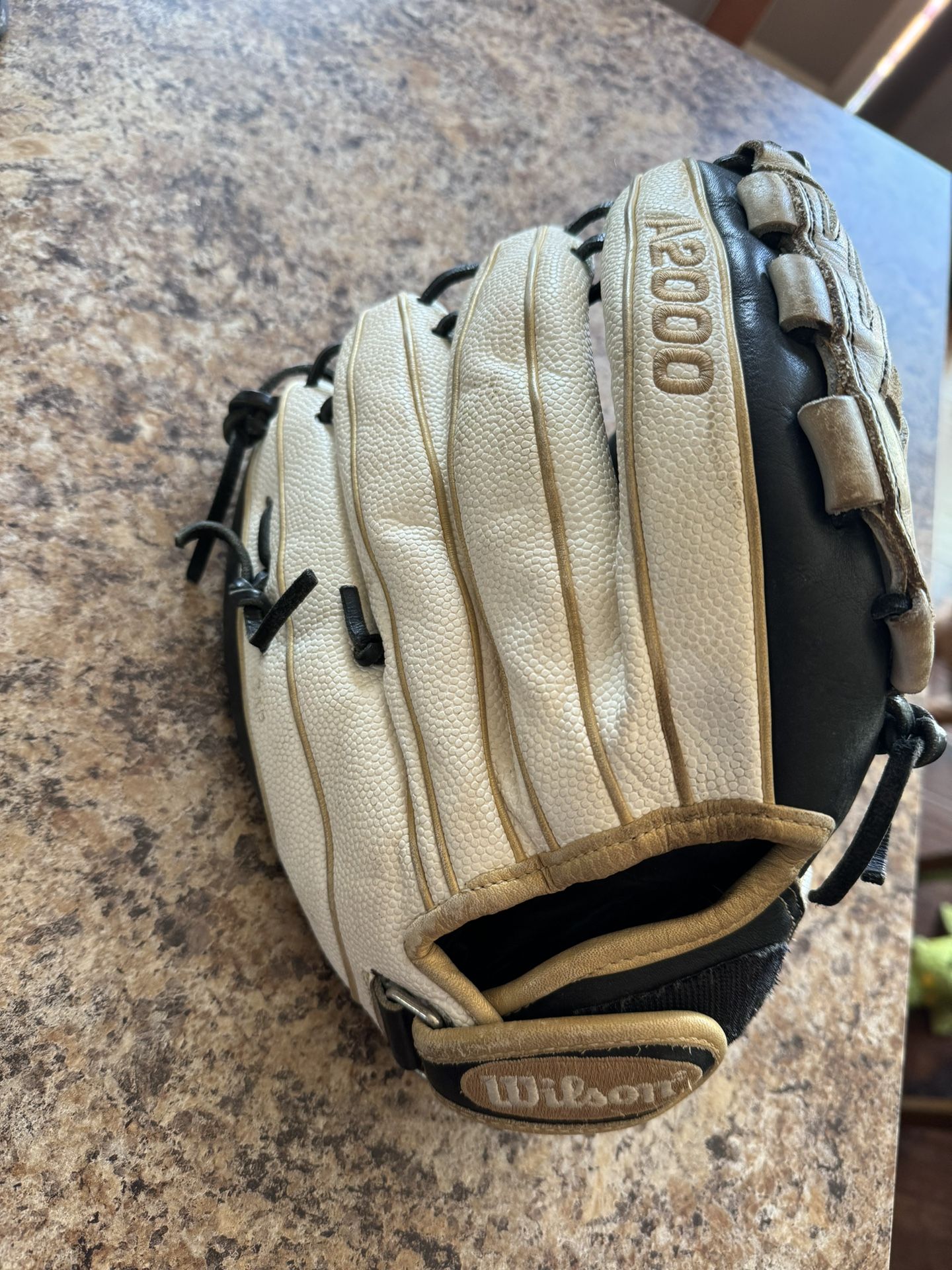 Wilson A2000 Softball Glove 12.5”