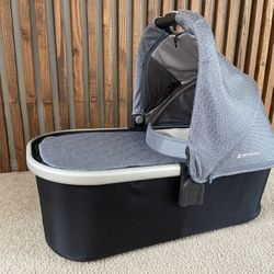 Uppa Baby Vista bassinet attachment 