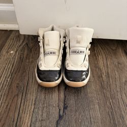 Toddler Jordan 11’s Size 11C