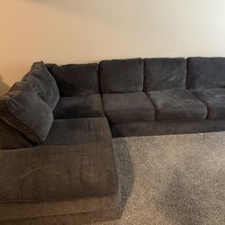 Large Gray Sectional Couch – Great Condition