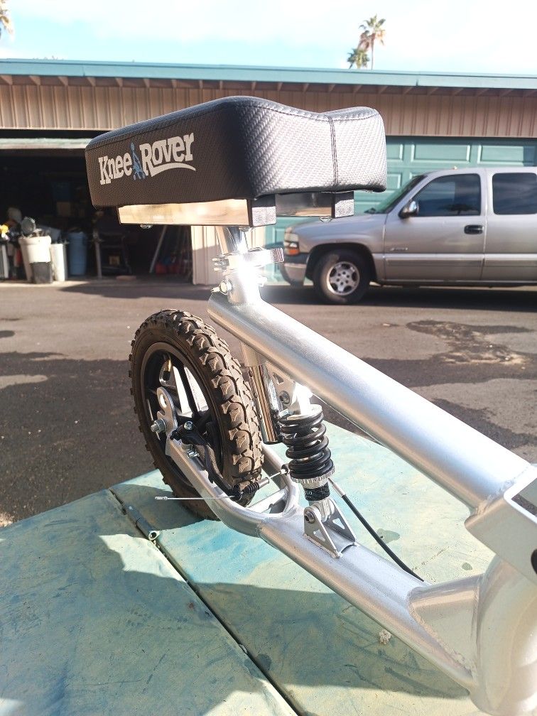Knee Rover