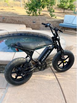 Macfox m16 LOW MILES!!