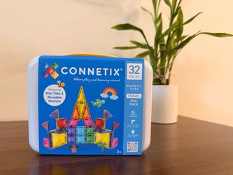 Connetix 32-Piece Magnetic Tiles Travel Mini Pack