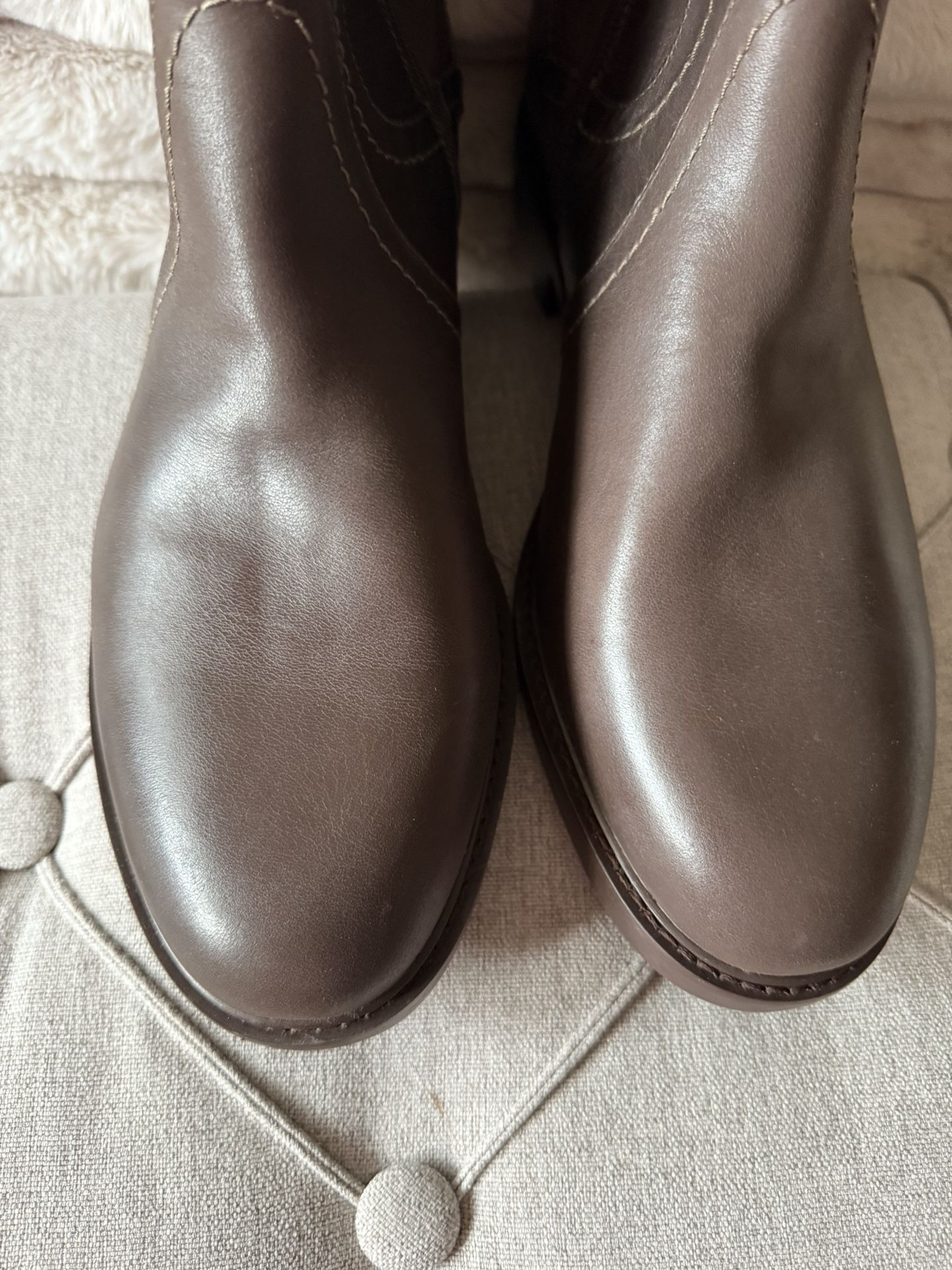 LUCKY Brand Boots NEVER WORN 12M Wide Calf