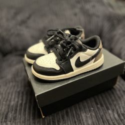 Toddler size 7 - Jordan 1 Retro 