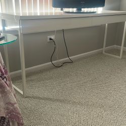 Desk - IKEA Micke 