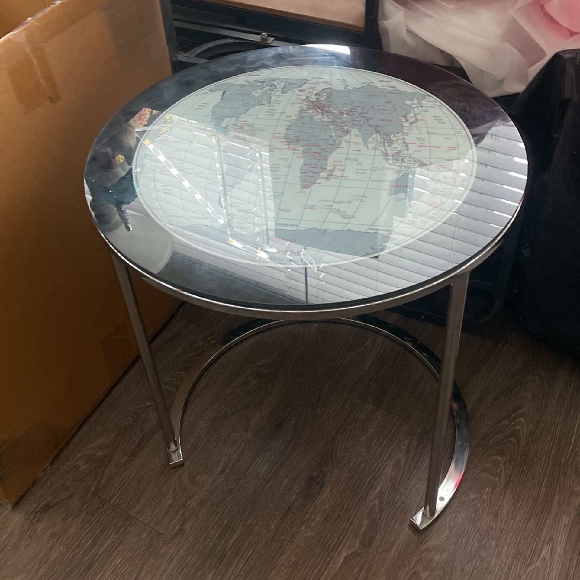The world glass table