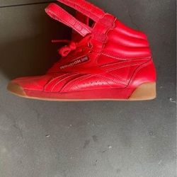 Red Reebok hi-top classic