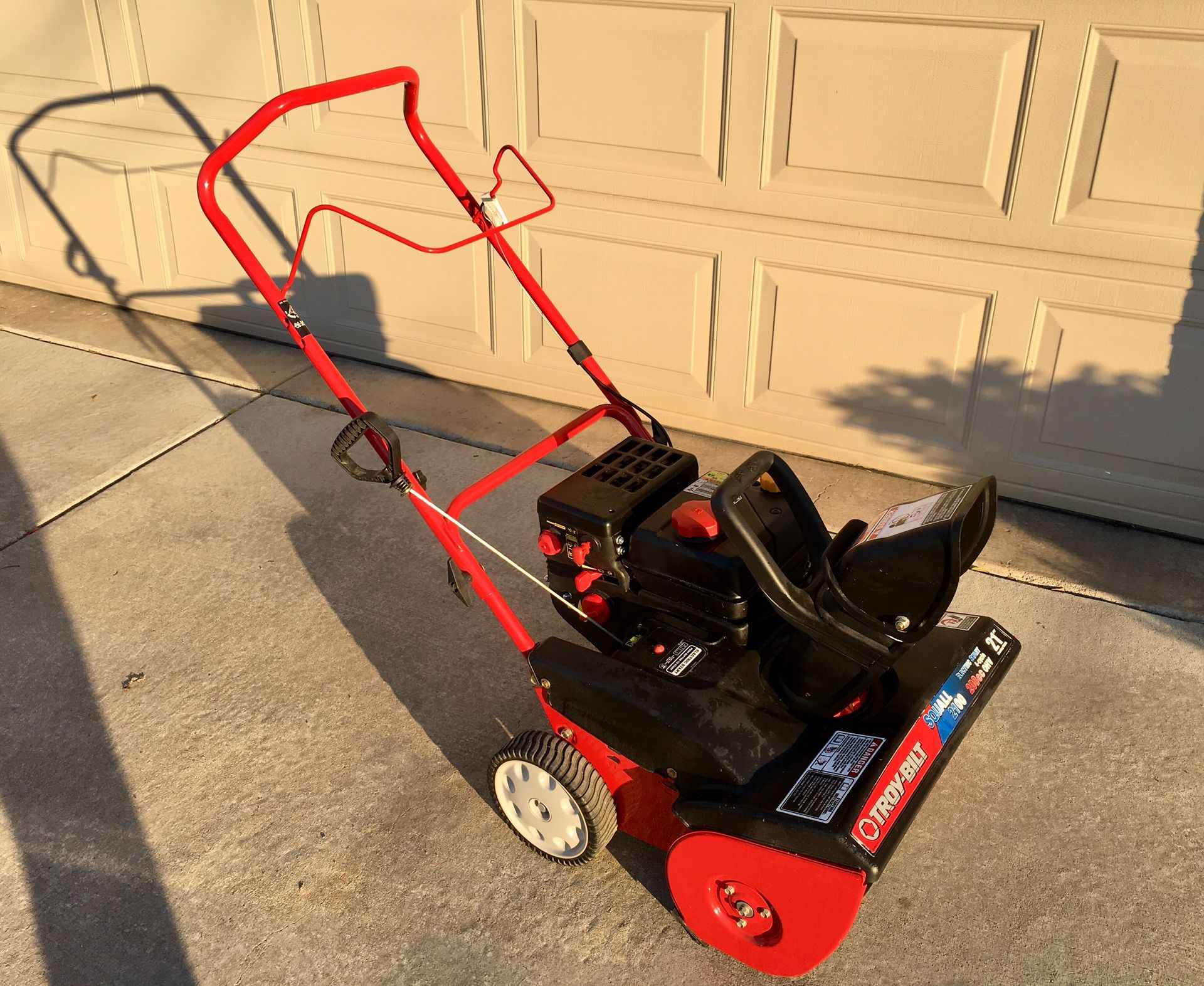 Troy-Bilt Squall 2100 Single Stage / Electric Start Snow Thrower
