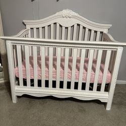 Elegant Princess crib
