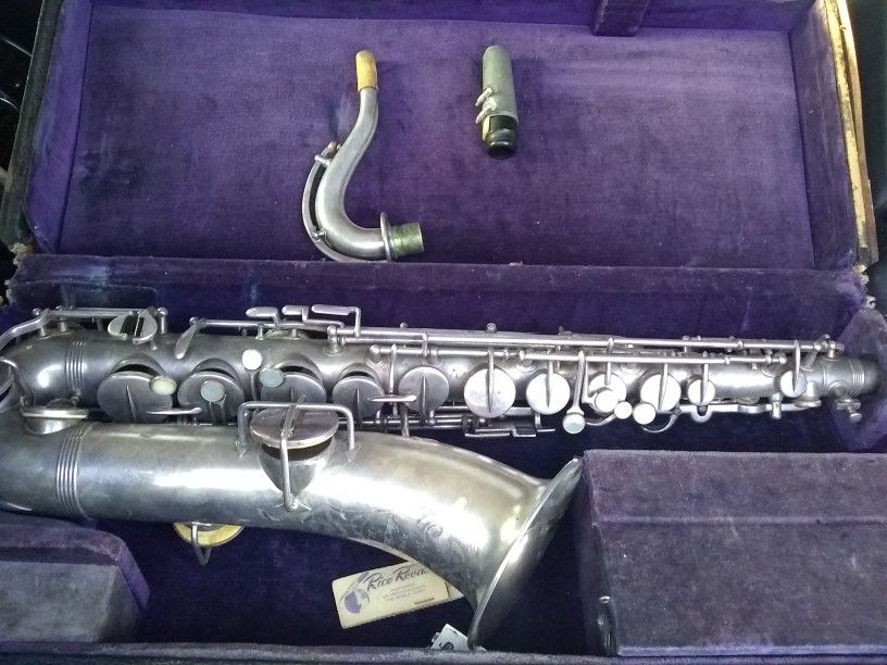 Vintage Wurlitzer Saxophone - Low Pitch