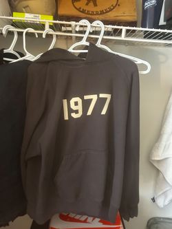 Essentials "1977" full set size medium
