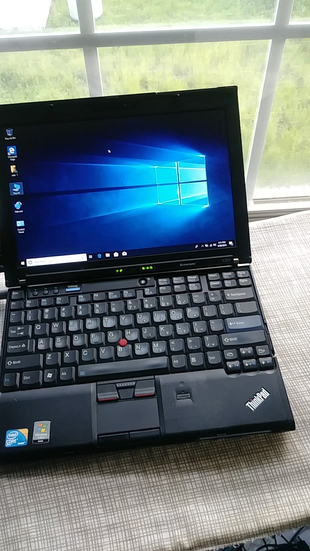 LENOVO THINKPAD X201. core i5, 320gb hdd, 4gig ram, webcam, 2.40GHz, win.10-mf.