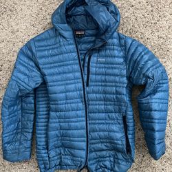 Patagonia Ultralight Down Hoodie - Men's Medium 