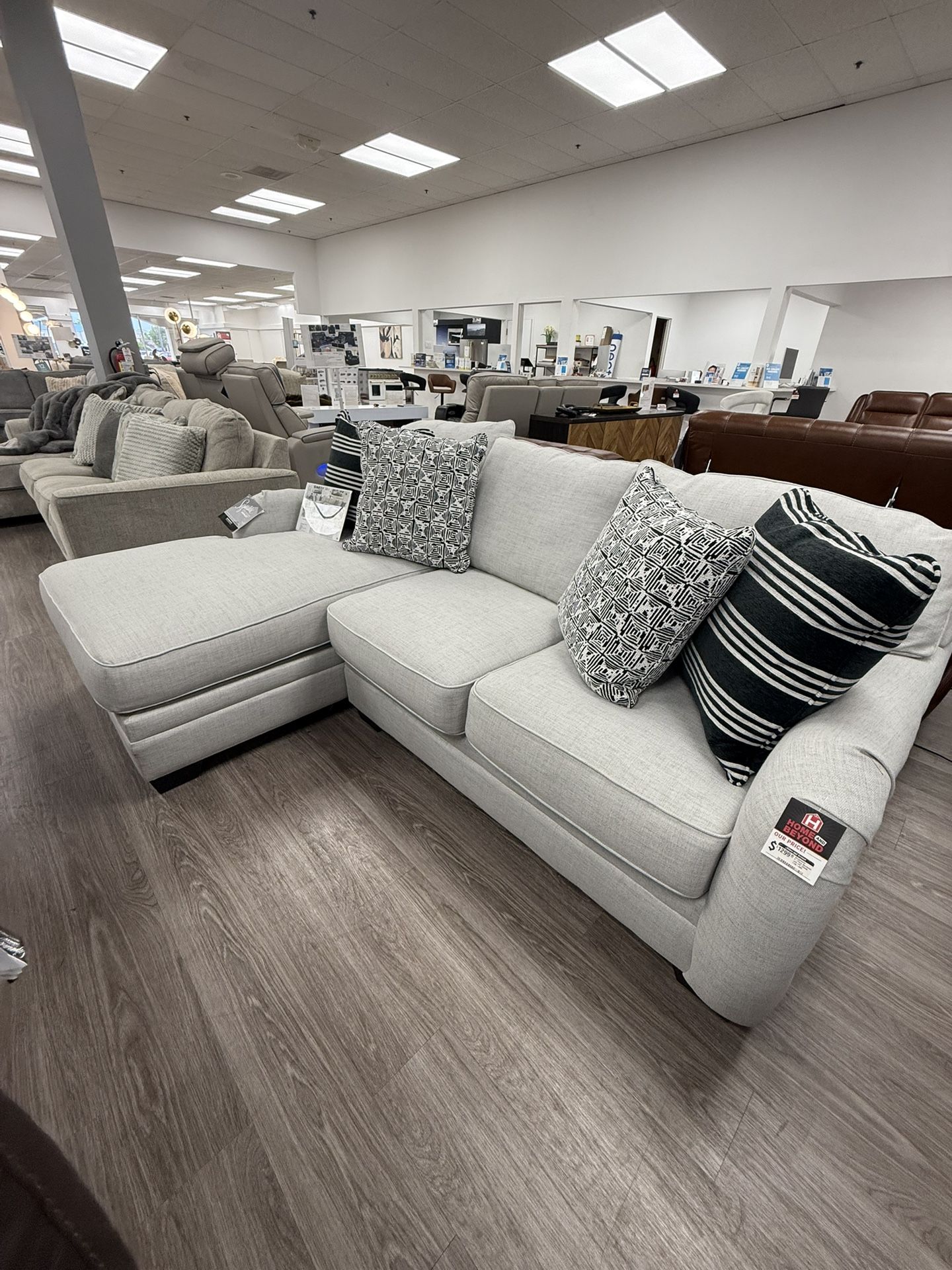 Huntsworth 2-Piece Sectional with Chaise Item: 39702S2