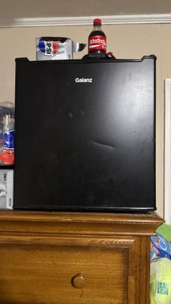 Galanz Mini Fridge