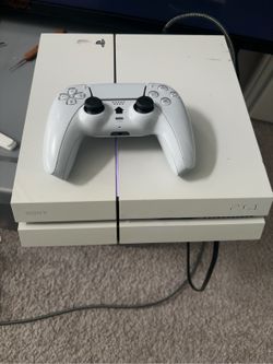 Sony PlayStation 4 Console + Controller + Cables – Works Great