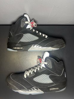 Jordan 5 Retro “Black Metallic Reimagined” size 10.5