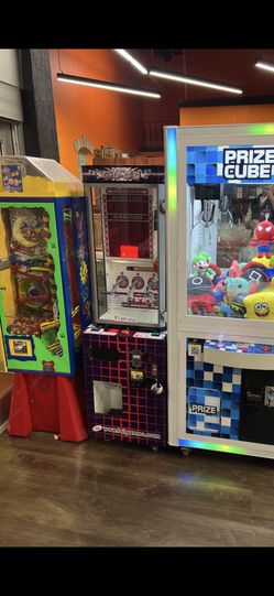 Mini Stacker Prize Machine Works Great 