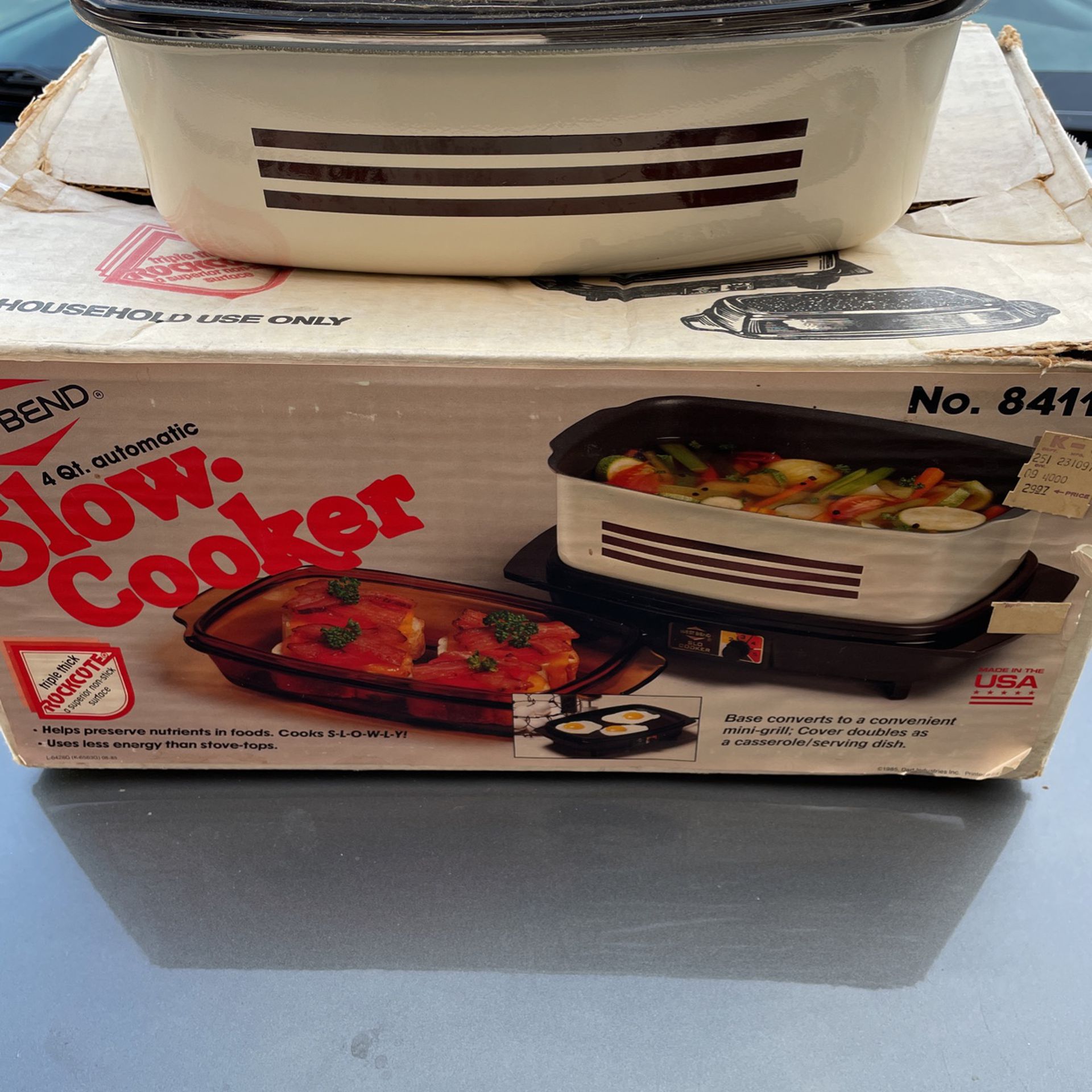 Vintage West Bend 4 Qt automatic slow cooker comes with Original box for  Sale in Las Vegas, NV - OfferUp