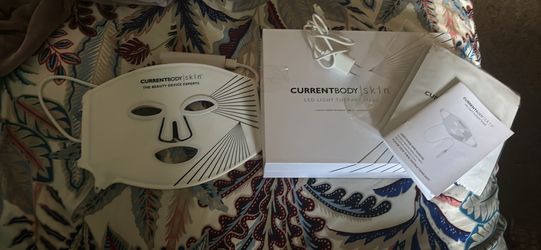 CURRENTBODY SKIN  LED Light Therapy Mask Series 1