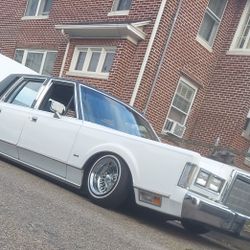 1988 Lincoln Town Car on Bags