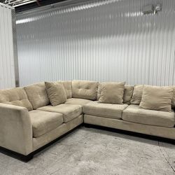 Comfy Nice Beige Sectional Couch 🔥🔥🔥