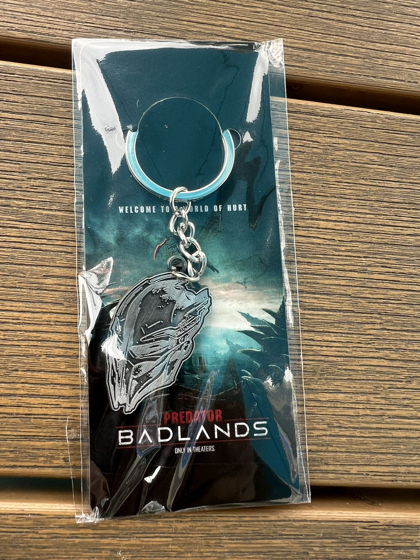 NEW AMC THEATERS EXCLUSIVE Predators: Badlands Collectible Keychain Real 3D Film
