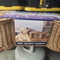 🦴 Large Bone Wicker Basket With 5 Dog Toys 🦴