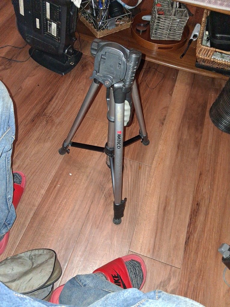 Ambico Tripod