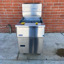 Pitco SG18 Commercial Natural Gas Deep Fryer - 70-90 Lb. Oil Capacity