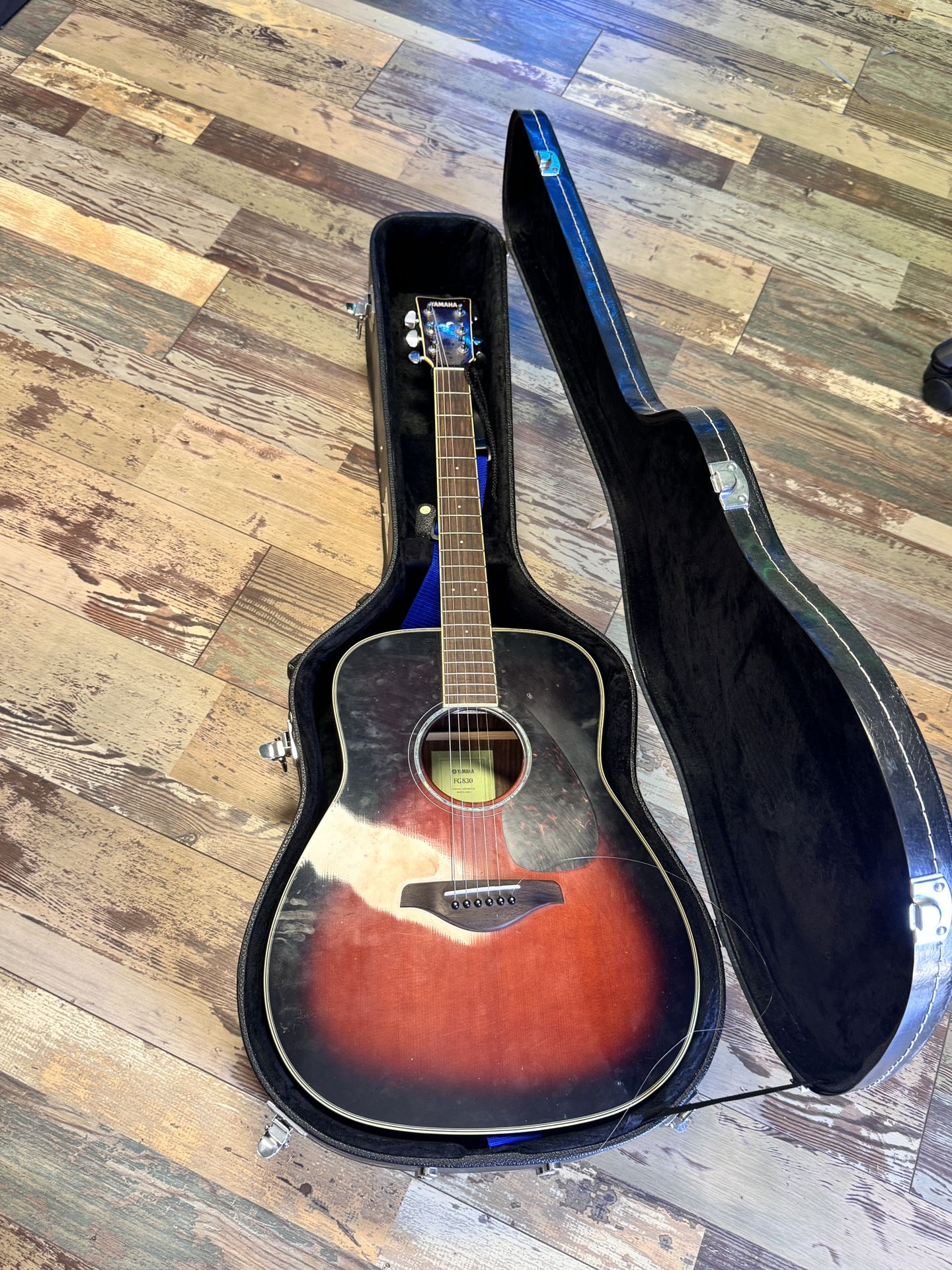 Yamaha FG830 Guitar